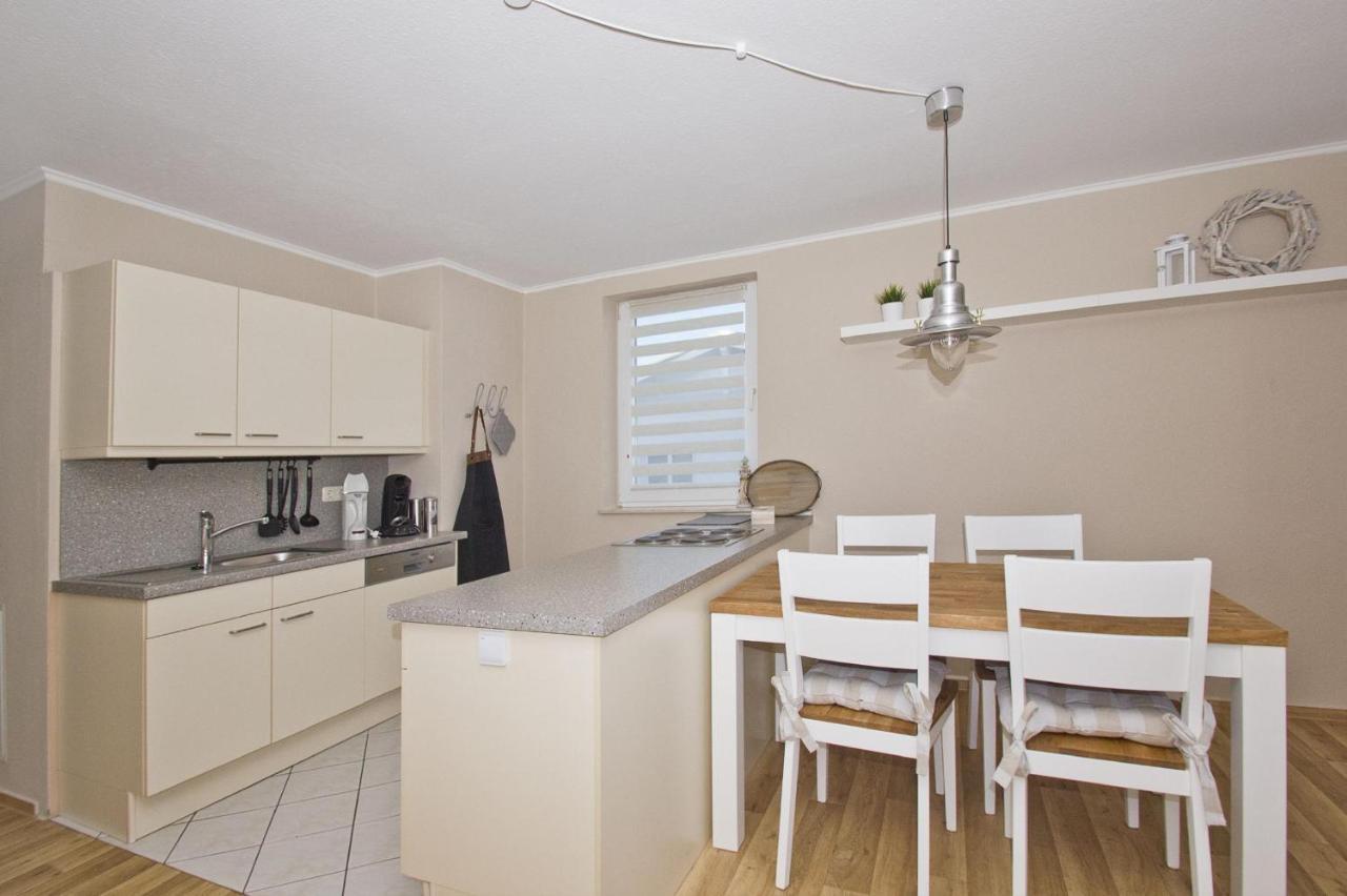 Ferienwohnung Mit Balkon, Gratis Nutzung Vom Ahoi Erlebnisbad Und Sauna In Sellin - Haus Strandeck Fewo 20 Goehren  Esterno foto